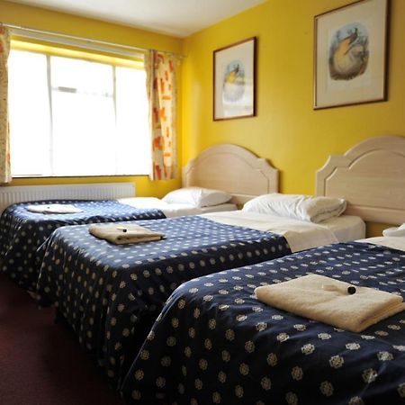 Acton Town Hotel London Exterior foto