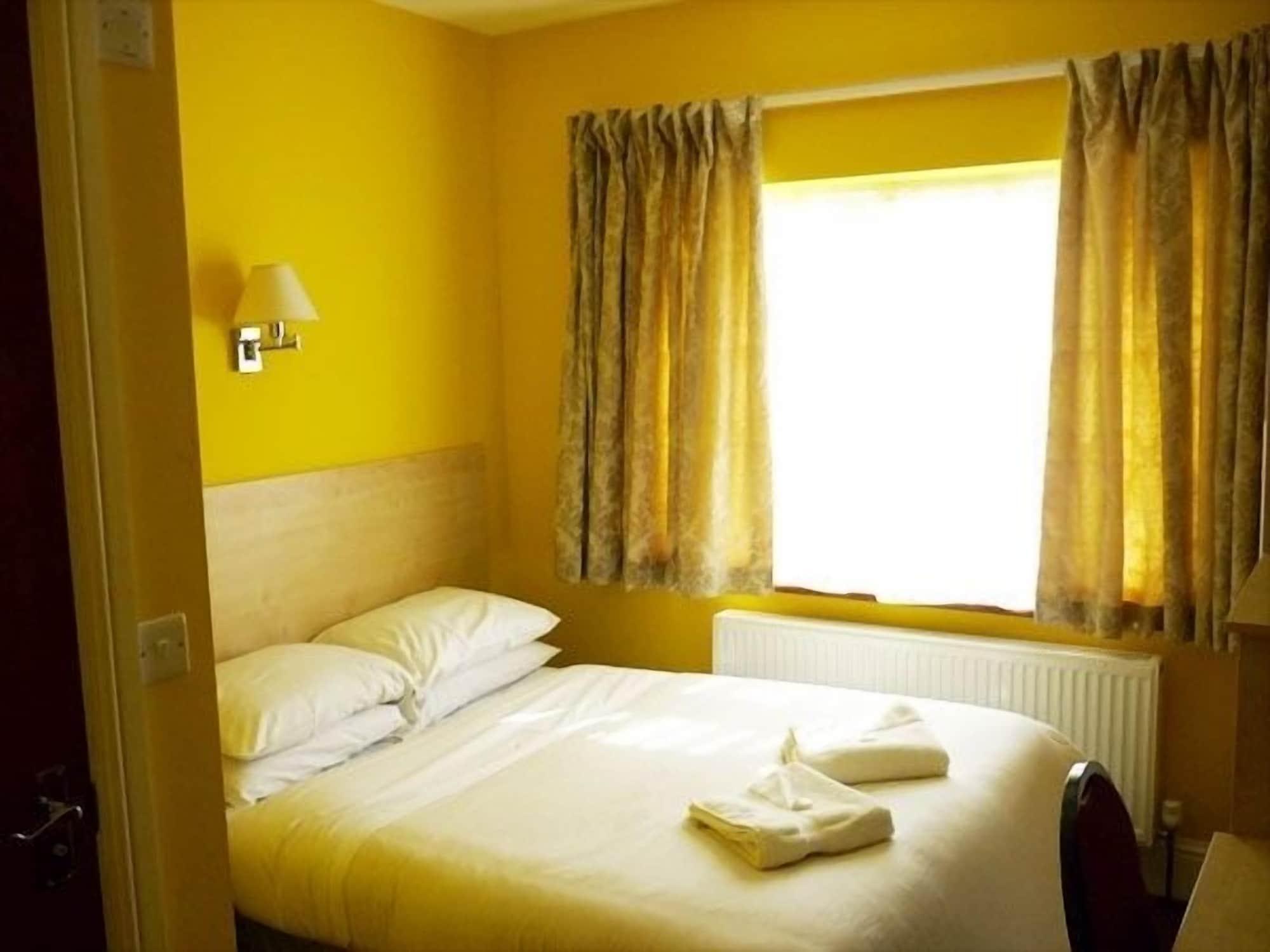 Acton Town Hotel London Exterior foto