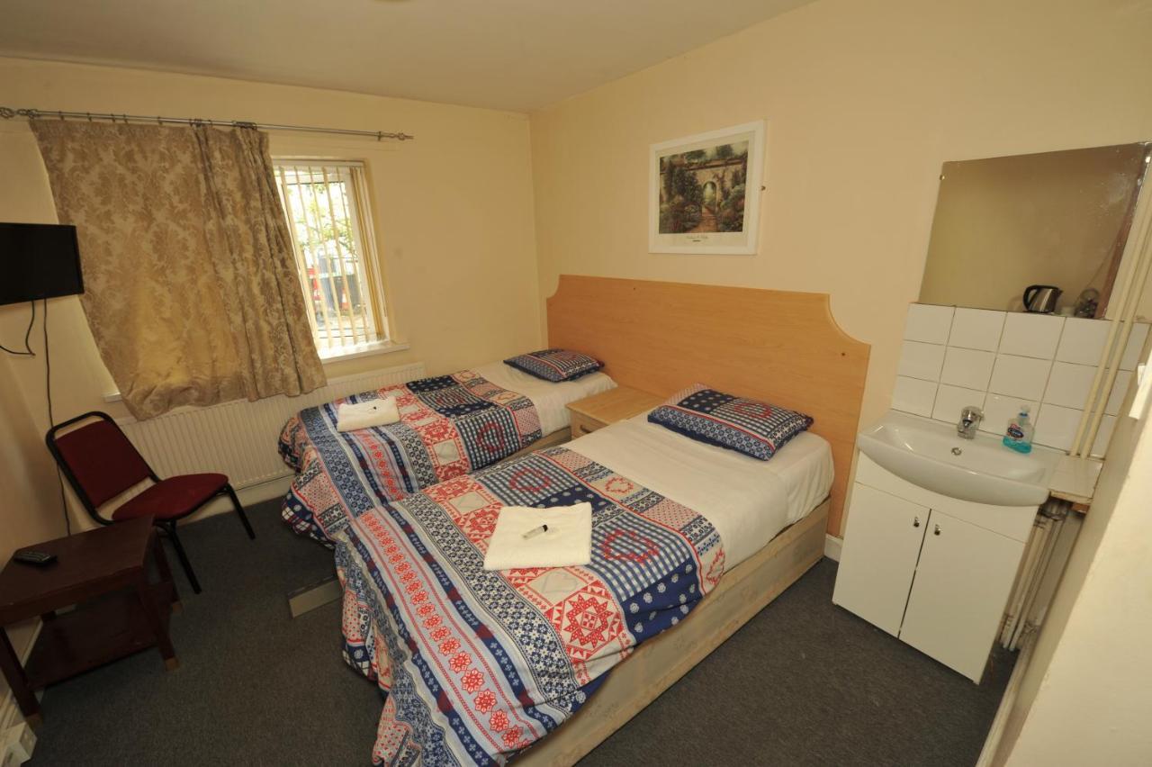 Acton Town Hotel London Exterior foto