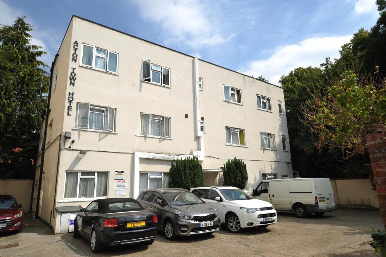 Acton Town Hotel London Exterior foto